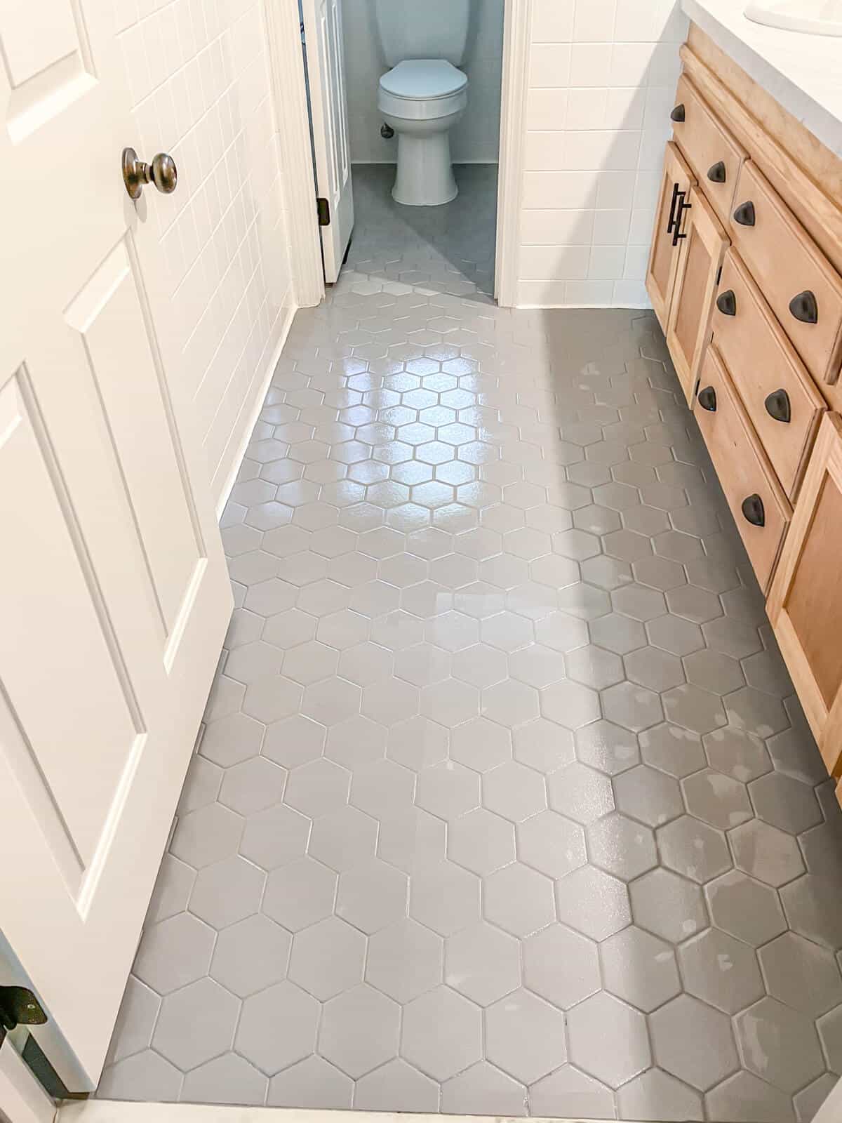 can bathroom tiles be painted