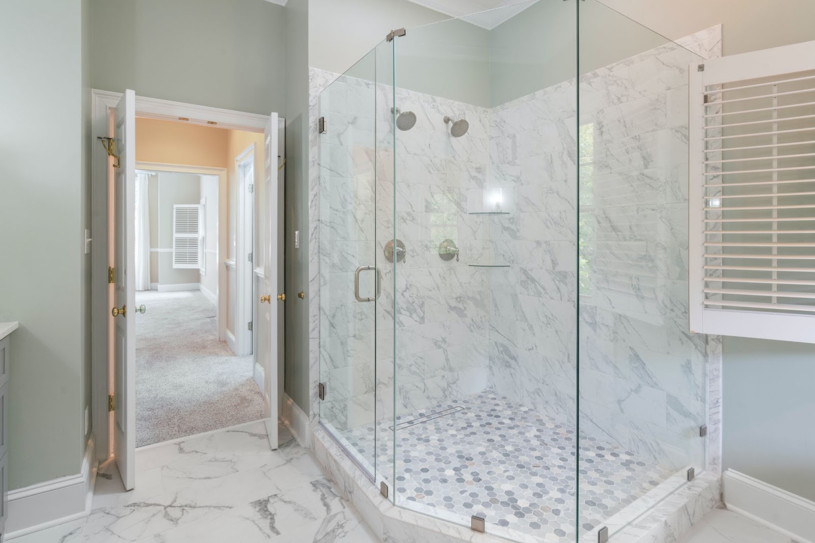 how to clean glass shower doors with hard water stains