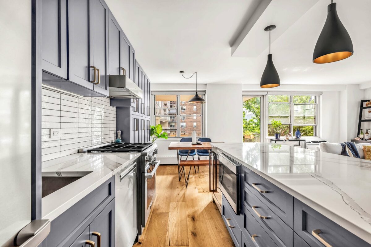 how to adjust cabinet doors