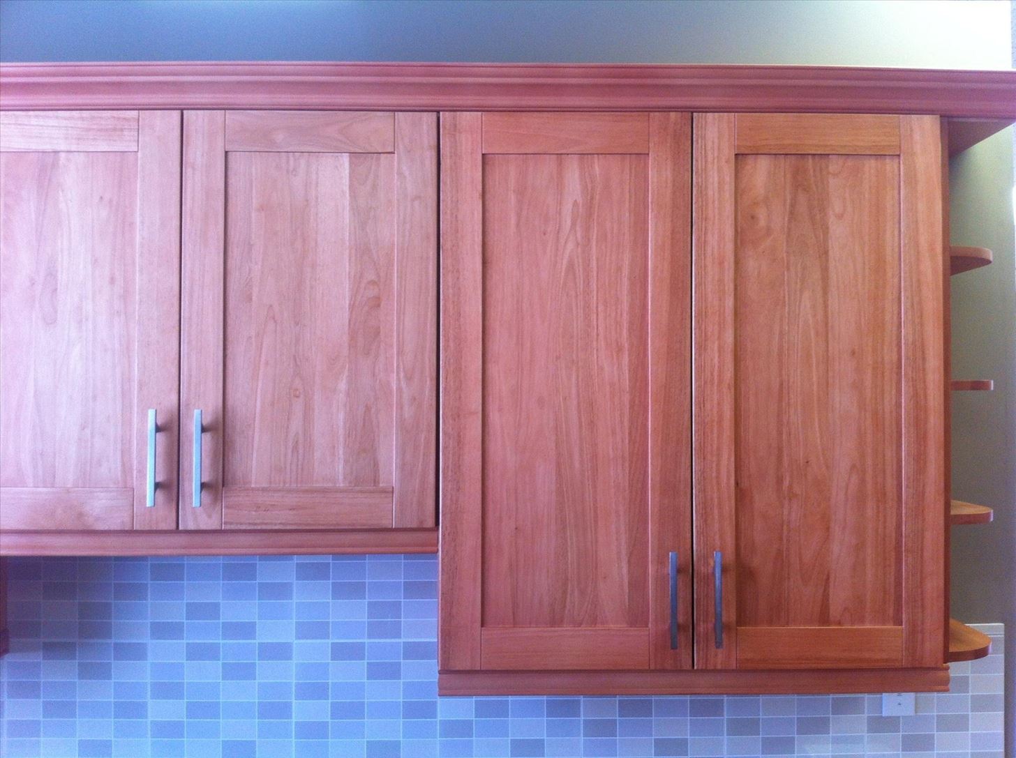 how to adjust cabinet doors