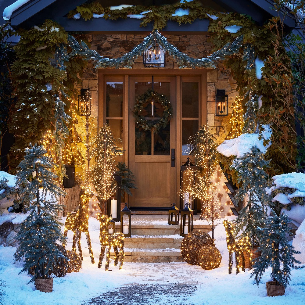 Decorate Your Home doors with the Christmas