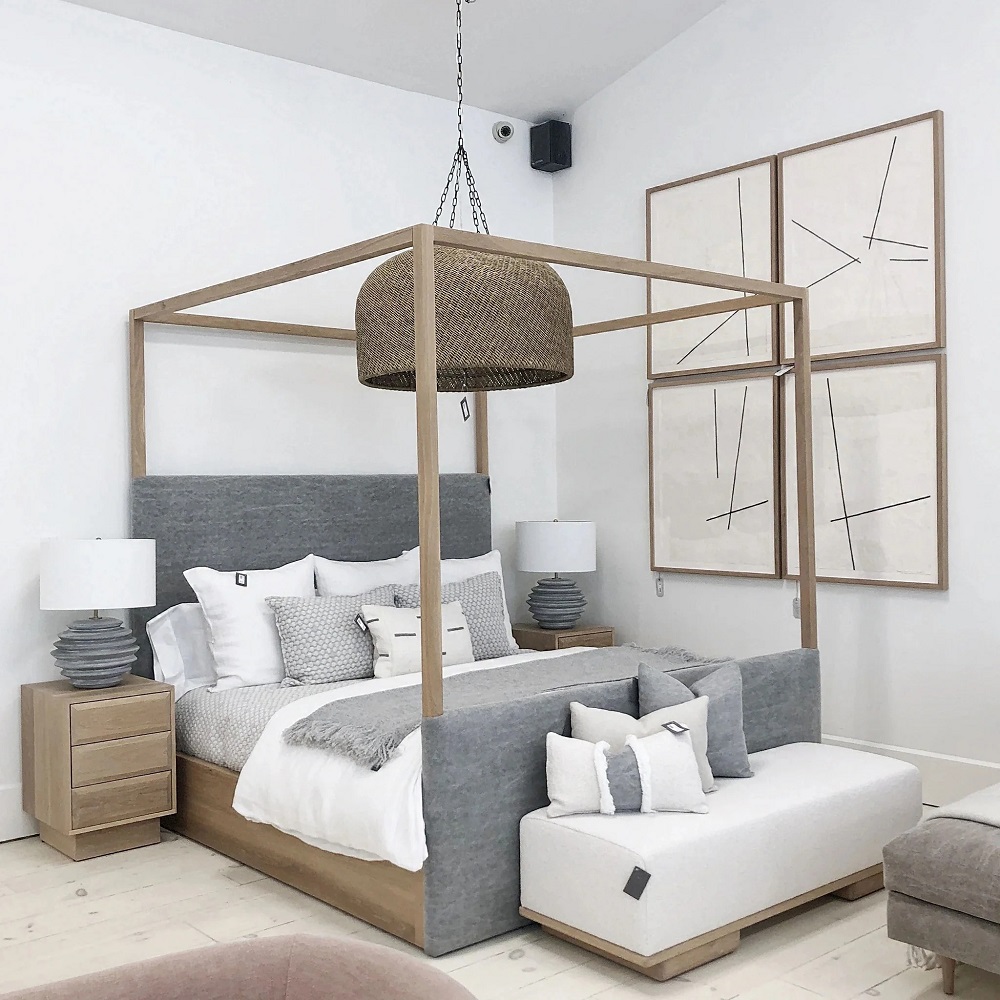 canopy bed
